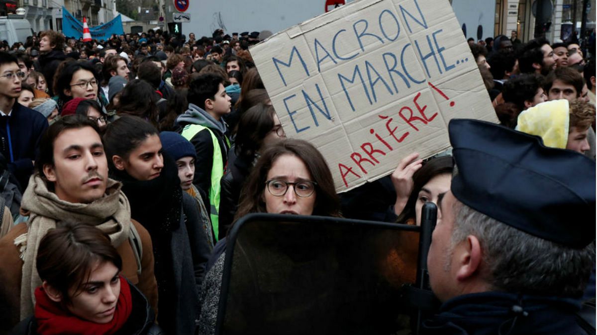 فرانسه در آستانه اعتصاب بزرگ سراسری؛ ماکرون: اصلاحات گریزناپذیر است