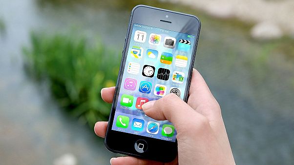 23% junger Menschen sind "abhängig" von ihrem Handy - Studie 23% junger Menschen sind "abhängig" von ihrem Handy - Studie