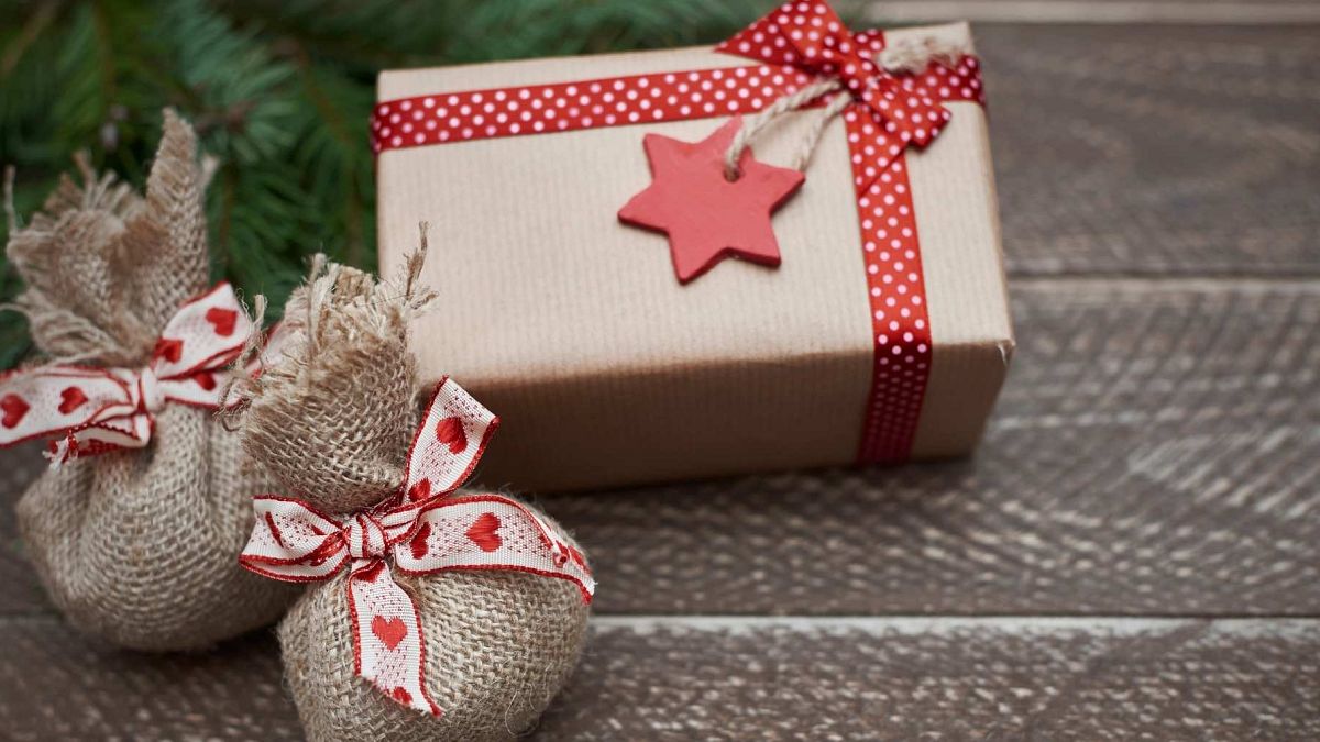 5 Easy and Inexpensive DIY Gift Ideas - SwimWest.com