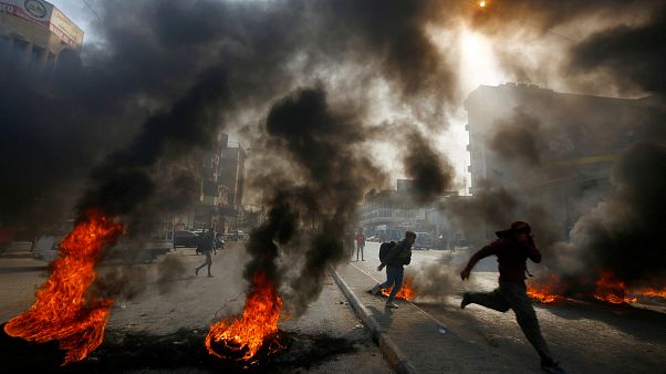 Irak'ta hükümet karşıtı protestolar devam ediyor. Necef Irak'ta hükümet karşıtı protestolar devam ediyor. Necef