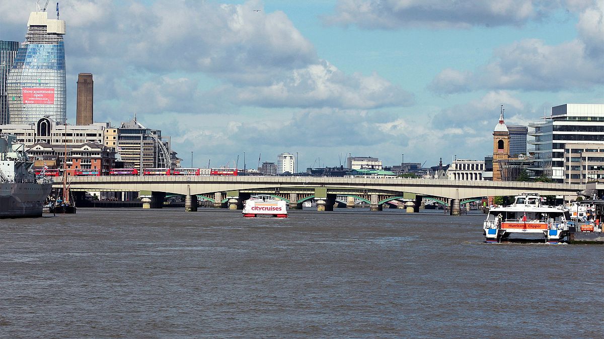 Terrorizmus miatt nyomoznak a London Bridge-i lövöldözés és késelés ügyében