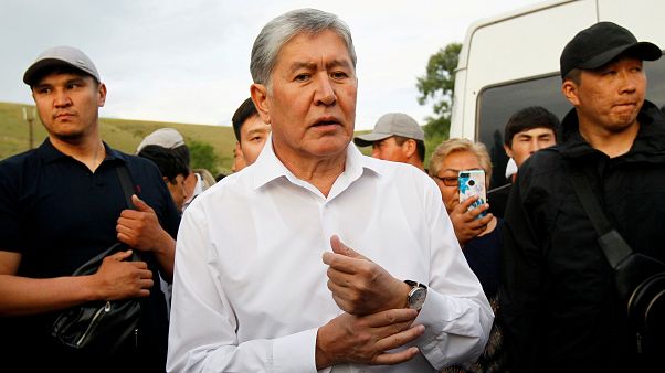 Eski Kırgızistan Cumhurbaşkanı Atambayev 'suçlu serbest bırakma' iddiasıyla hakim karşısına çıktı Eski Kırgızistan Cumhurbaşkanı Atambayev 'suçlu serbest bırakma' iddiasıyla hakim karşısına çıktı