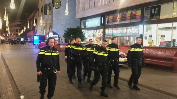Ataque com arma branca faz vários feridos em Haia Ataque com arma branca faz vários feridos em Haia