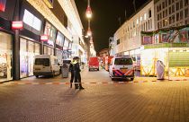 Hollanda'nın Lahey kentindeki Büyük Pazar Sokağı'nda bıçaklı saldırı sonucu yaralananların olduğu belirtildi