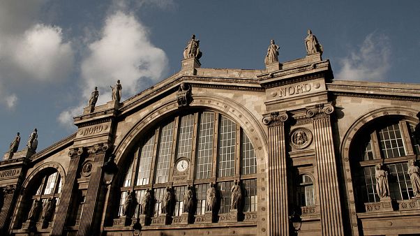 Parigi, evacuata Gare du Nord per un bagaglio sospetto: dentro una granata inerte Parigi, evacuata Gare du Nord per un bagaglio sospetto: dentro una granata inerte