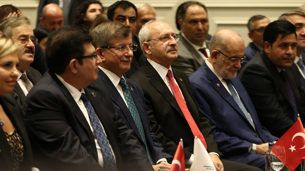 CHP Genel Başkanı Kemal Kılıçdaroğlu, Saadet Partisi Genel Başkanı Temel Karamollaoğlu ve eski başbakanlardan Ahmet Davutoğlu