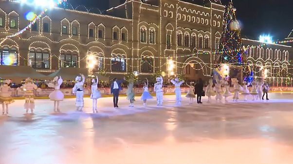 Moscou : la patinoire de la place Rouge ouvre ses portes Moscou : la patinoire de la place Rouge ouvre ses portes