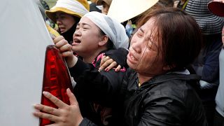 Vietnam mourns 39 who died trying to make it to Britain