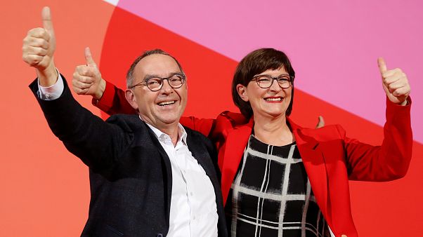 SDP liderliğini kazanan Norbert Walter-Borjans ve Saskia Esken SDP liderliğini kazanan Norbert Walter-Borjans ve Saskia Esken