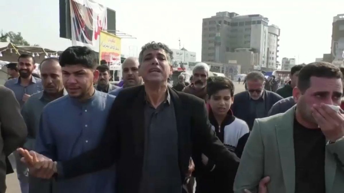 جنازة في النجف لتشييع جثامين ضحايا عراقيين سقطوا خلال الاحتجاجات الأخيرة -2019/11/30-