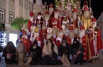 Almanya'da Aziz Klauslar Noel Baba'ya karşı