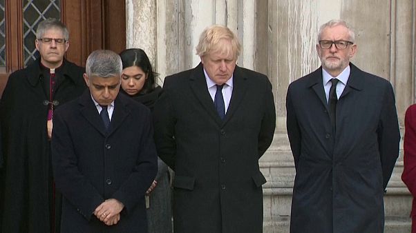 Attacco a Londra: i familiari delle vittime criticano i politici Attacco a Londra: i familiari delle vittime criticano i politici