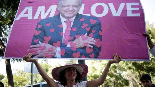 Un año de López Obrador con pocas luces y muchas sombras Un año de López Obrador con pocas luces y muchas sombras