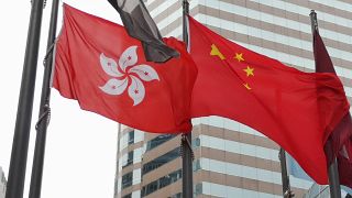 Hong Kong 15 sene sonra bütçe açığı verdi, yatırımcılar Tayvan'a kaçıyor