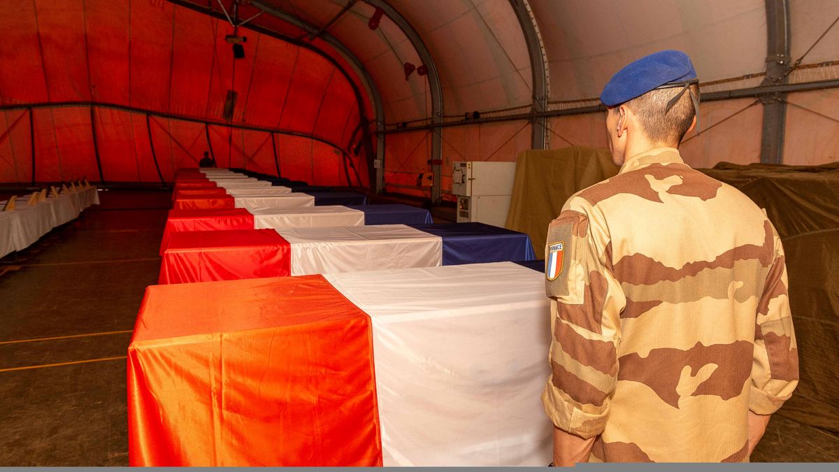Búcsú a 13 katonától a mali Gaóban