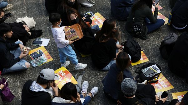 Hong Kong S Business District Puts Protests On The Lunch Menu