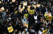 الصين تعلق رسو السفن الحربية الأمريكية رداً على دعم متظاهري هونغ كونغ