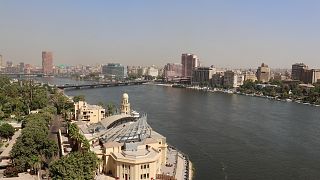 صدمة في الشارع المصري عقب انتحار طالب من أعلى برج القاهرة