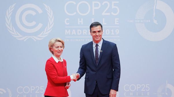 Pedro Sánchez afirma en la COP 25 que "solo un puñado de fanáticos" niega el cambio climático Pedro Sánchez afirma en la COP 25 que "solo un puñado de fanáticos" niega el cambio climático