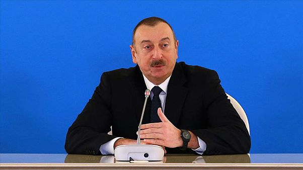 Azerbaycan hükümeti erken seçim için Cumhurbaşkanı Aliyev'e başvurdu Azerbaycan hükümeti erken seçim için Cumhurbaşkanı Aliyev'e başvurdu