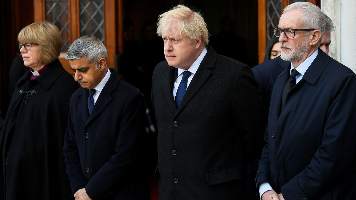 Reino Unido homenageia vítimas de ataque