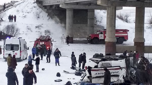 В Забайкалье траур по погибшим в ДТП с участием автобуса В Забайкалье траур по погибшим в ДТП с участием автобуса