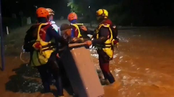 Стихия во Франции: число жертв растет Стихия во Франции: число жертв растет