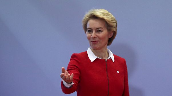 Commissione europea: Juncker saluta, via all'era von der Leyen Commissione europea: Juncker saluta, via all'era von der Leyen