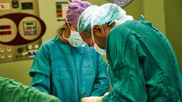 Yurt dışında çalışmak isteyen hekim sayısı son yedi yılda 15 kat arttı: Doktorlar 'kaçıyor' mu? Yurt dışında çalışmak isteyen hekim sayısı son yedi yılda 15 kat arttı: Doktorlar 'kaçıyor' mu?