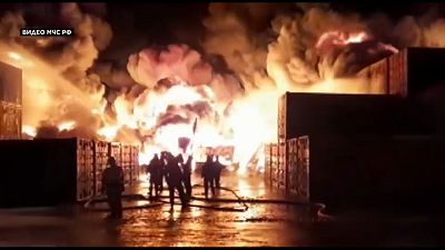 Мощный пожар на грузовом терминале в Санкт-Петербурге