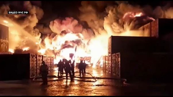 Αγία Πετρούπολη: Φωτιά στη βιομηχανική περιοχή Αγία Πετρούπολη: Φωτιά στη βιομηχανική περιοχή