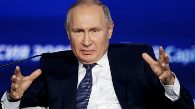 Entre la censura y el proteccionismo, Vladímit Putin firma la 'Ley anti Apple'