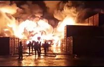 مهار آتش‌سوزی در بزرگ‌ترین انبار صنعتی سن‌پترزبورگ