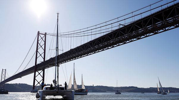 Greta Thunberg recebida em Lisboa por dezenas de ativistas Greta Thunberg recebida em Lisboa por dezenas de ativistas