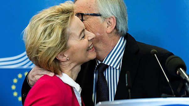 Ursula von der Leyen et Jean-Claude Juncker à Bruxelles, le 3 décembre 2019. Ursula von der Leyen et Jean-Claude Juncker à Bruxelles, le 3 décembre 2019.