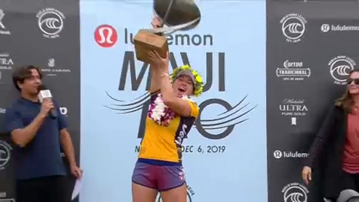 Carissa Moore ganha quarto campeonato do mundo de surf