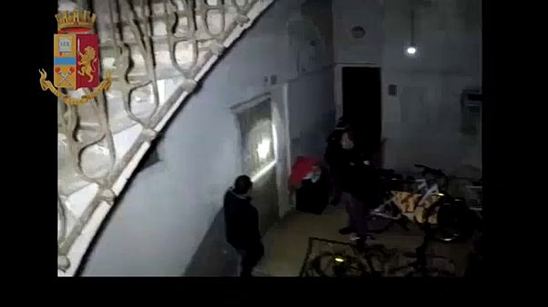 Colpo alle mafie nigeriane. Bari, 32 ordini di custodia Colpo alle mafie nigeriane. Bari, 32 ordini di custodia