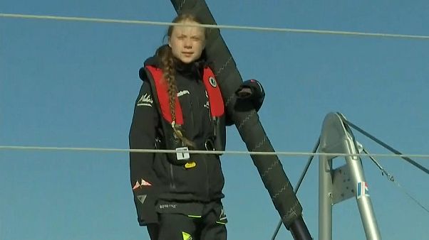 Nach 20 Tagen auf See: Greta Thunberg läuft in Lissabon ein Nach 20 Tagen auf See: Greta Thunberg läuft in Lissabon ein