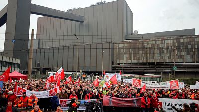 Thyssenkrupp: 6000 Stahlarbeiter demonstrieren für Erhalt ihrer Jobs