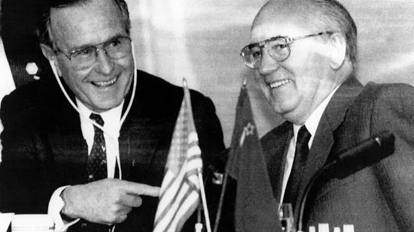 George Bush und Michail Gorbatschow George Bush und Michail Gorbatschow