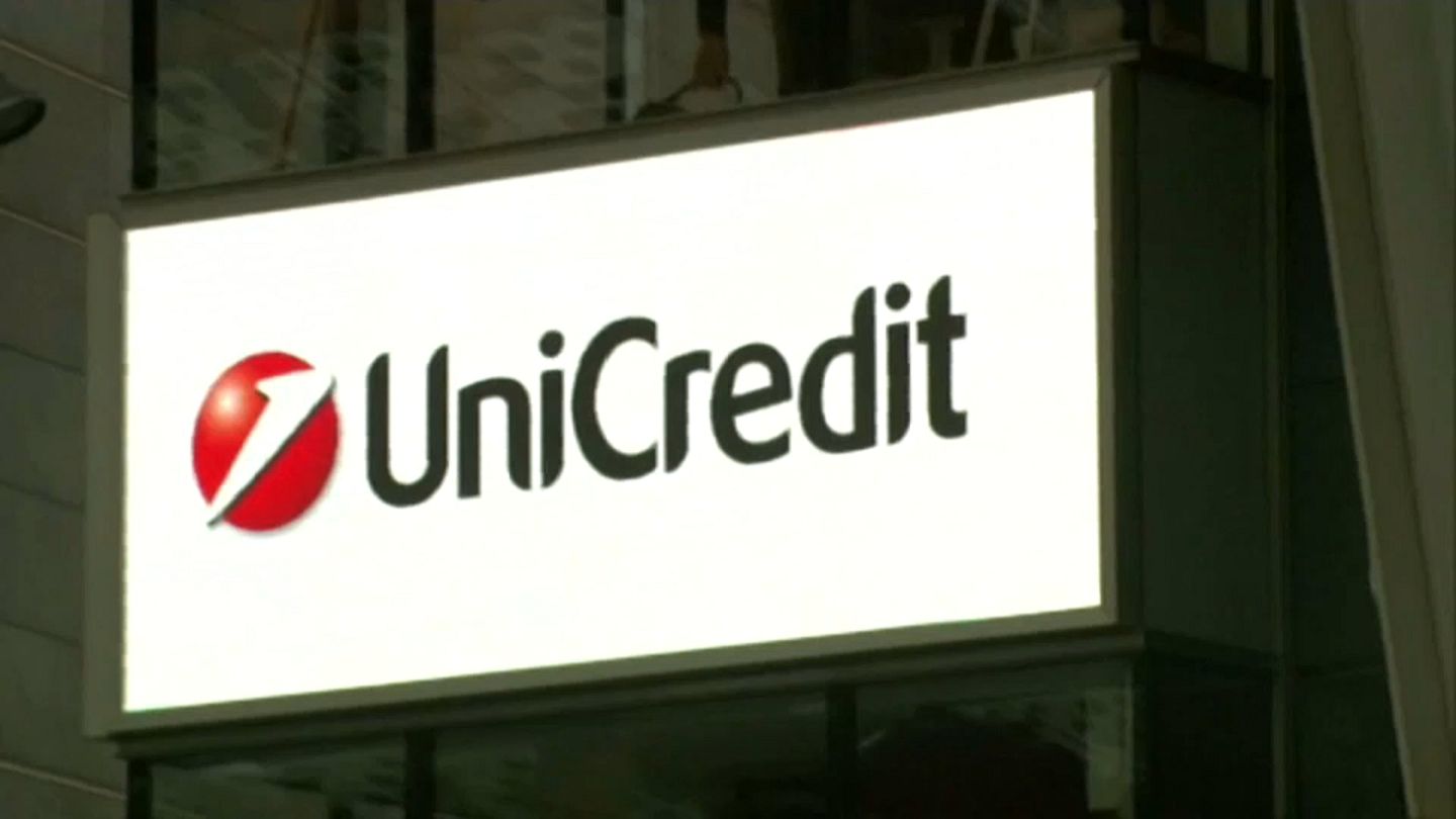 Unicredit сокращает рабочие места