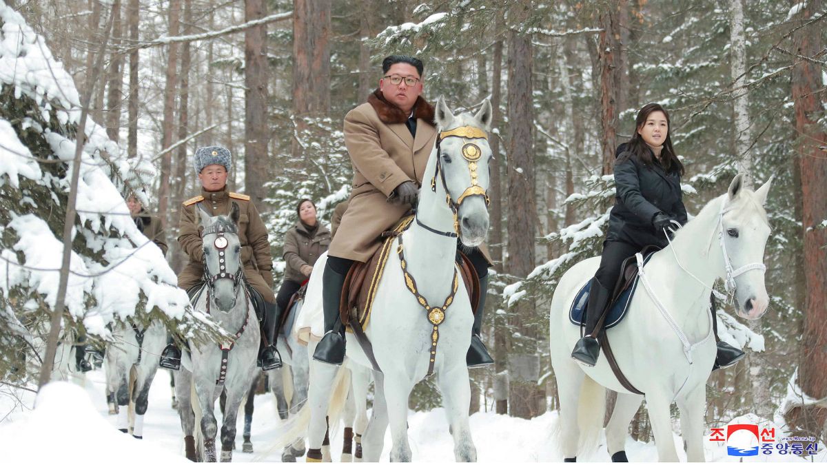 سیگنال‌های کره شمالی به واشنگتن؛ از اسب سواری کیم تا هدیه کریسمس