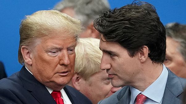 El presidente de Estados Unidos Donald Trump conversa con el primer ministro de Canadá, Justin Trudeau en la cumbre de la OTAN, Reino Unido, el 4 de diciembre de 2019 El presidente de Estados Unidos Donald Trump conversa con el primer ministro de Canadá, Justin Trudeau en la cumbre de la OTAN, Reino Unido, el 4 de diciembre de 2019