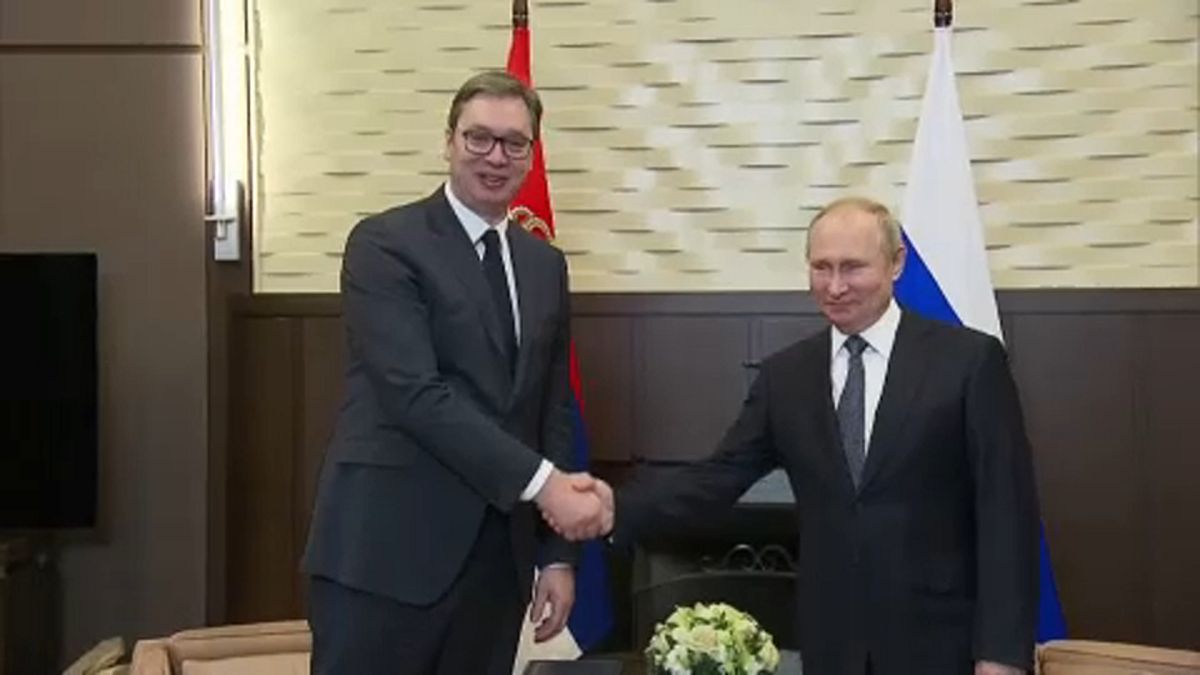 A kémbotrány sem rontotta el az orosz és a szerb elnök barátságát