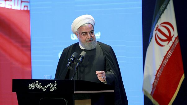 حسن روحانی: اگر تحریمها را کنار بگذارند در سطح سران ۱+۵ مذاکره میکنیم حسن روحانی: اگر تحریمها را کنار بگذارند در سطح سران ۱+۵ مذاکره میکنیم