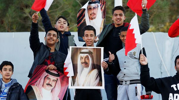 البحرين ترسل مشجعيها إلى قطر للمرة الأولى منذ اندلاع الأزمة لتشجيع منتخب بلادهم في كأس الخليج البحرين ترسل مشجعيها إلى قطر للمرة الأولى منذ اندلاع الأزمة لتشجيع منتخب بلادهم في كأس الخليج