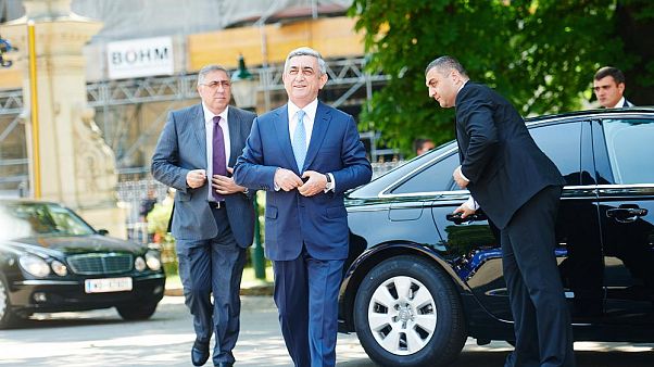 Ermenistan: Halk protestoları nedeniyle görevi bırakan Sarkisyan hakkında yolsuzluk soruşturması Ermenistan: Halk protestoları nedeniyle görevi bırakan Sarkisyan hakkında yolsuzluk soruşturması
