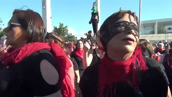 Dieser Song geht weltweit viral: "Der Vergewaltiger bist Du" Dieser Song geht weltweit viral: "Der Vergewaltiger bist Du"