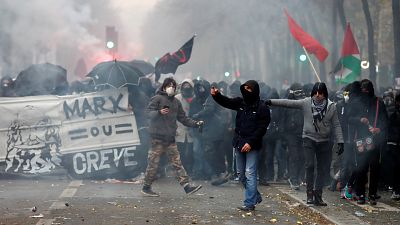 شاهد: إضرابات واحتجاجات في فرنسا ضد إصلاح نظام التقاعد