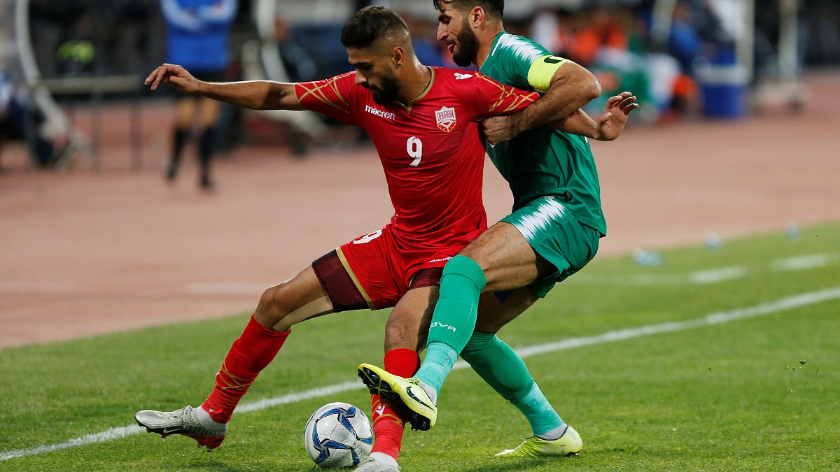 صورة من مباراة  بين منتخبي العراق والبحرين خلال التصفيات المؤهلة لكأس العالم 2020